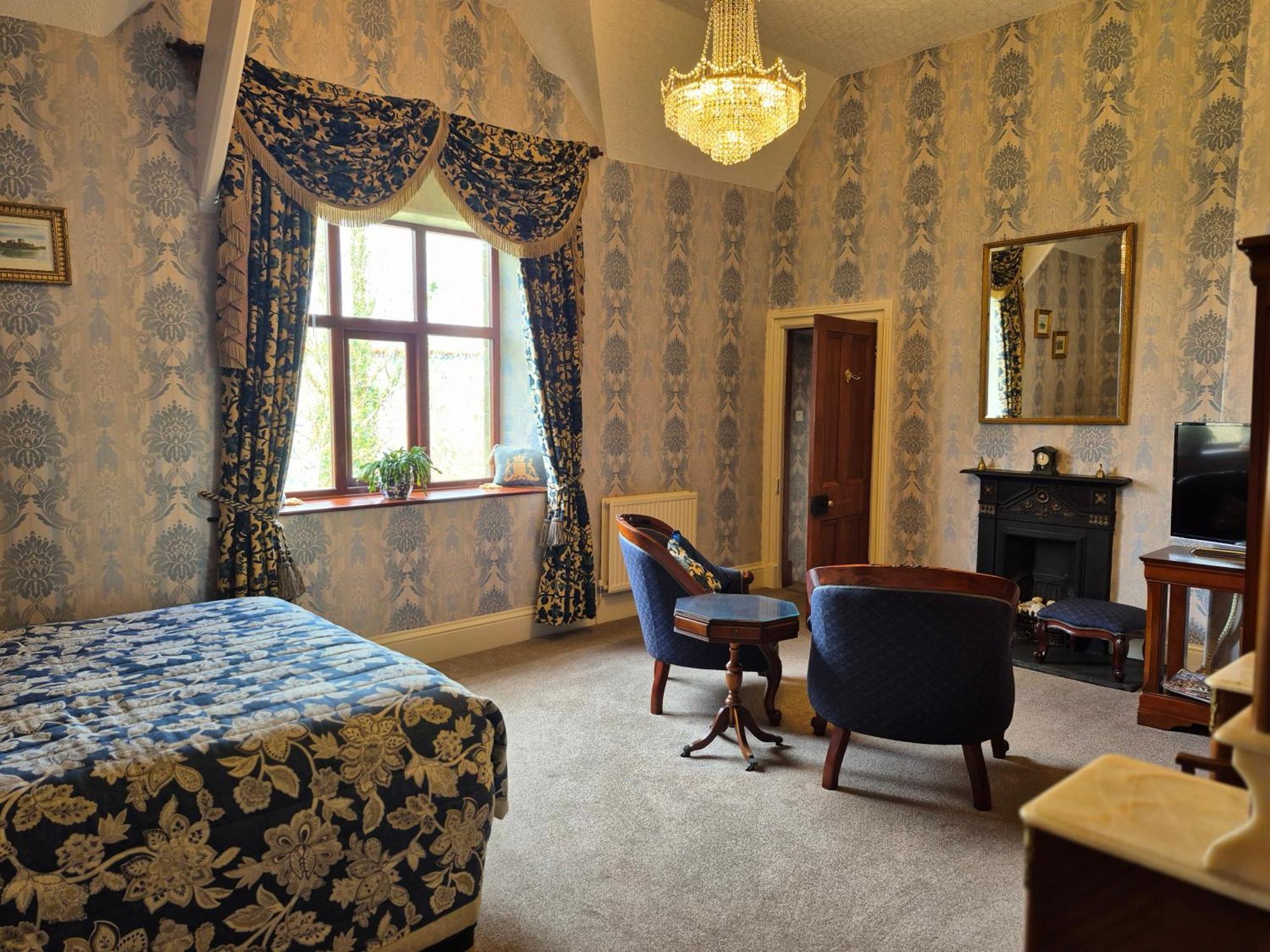 St David'S Guesthouse Haverfordwest Εξωτερικό φωτογραφία
