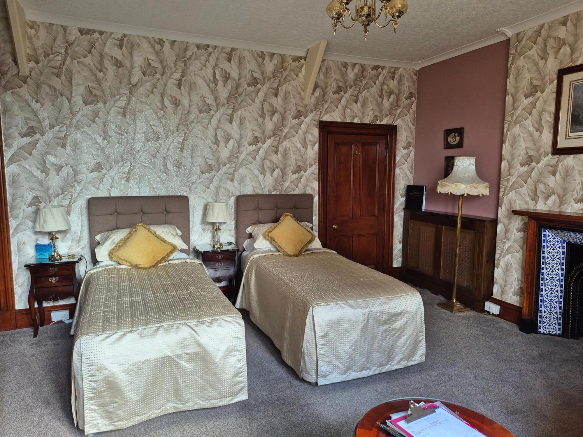 St David'S Guesthouse Haverfordwest Εξωτερικό φωτογραφία