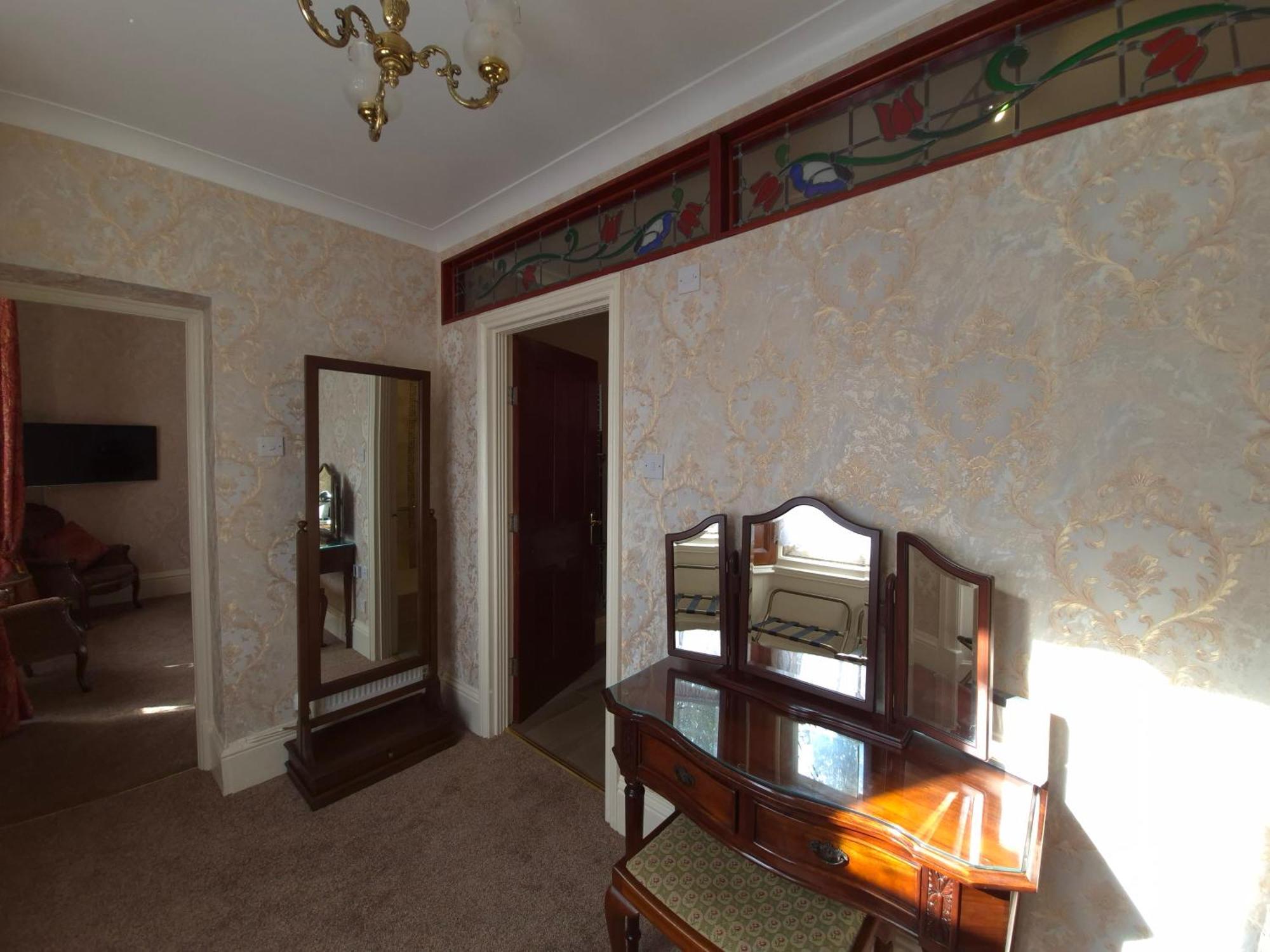 St David'S Guesthouse Haverfordwest Εξωτερικό φωτογραφία